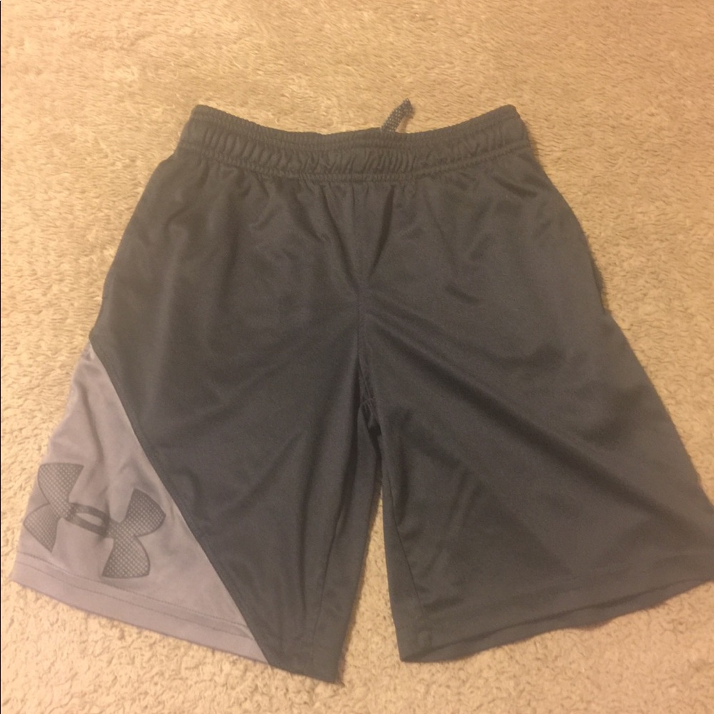 LOT sz small Under Armour Shorts